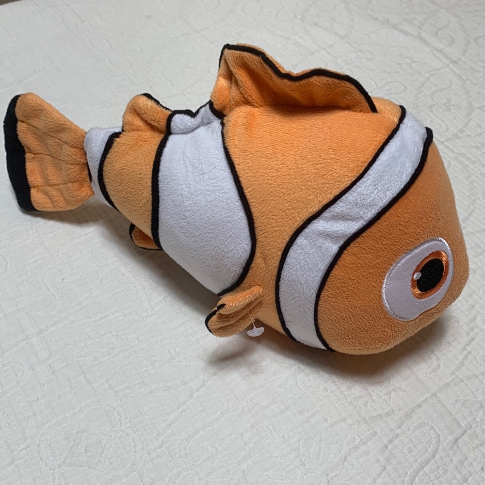 12” Whispering Waves Nemo from Disney/Pixar Finding Dory